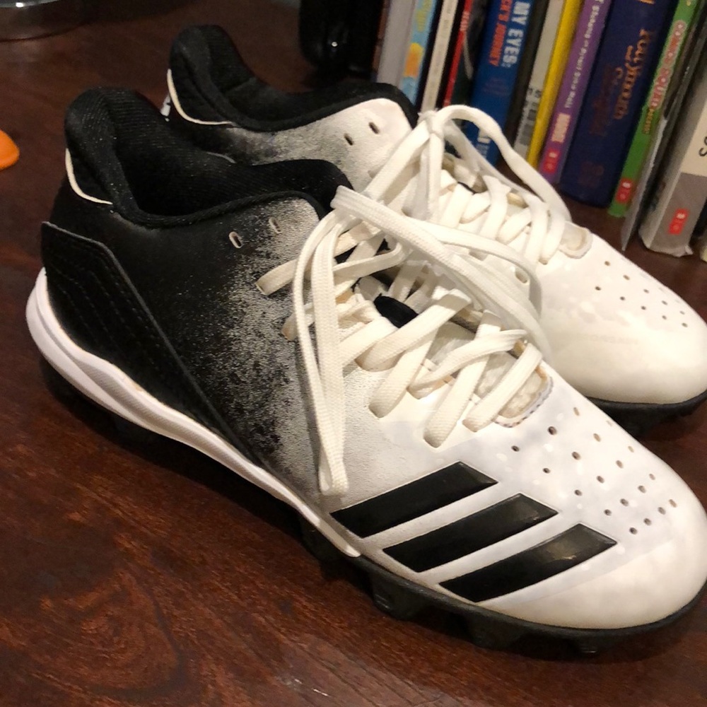Adidas baseball cleats boys 2.5